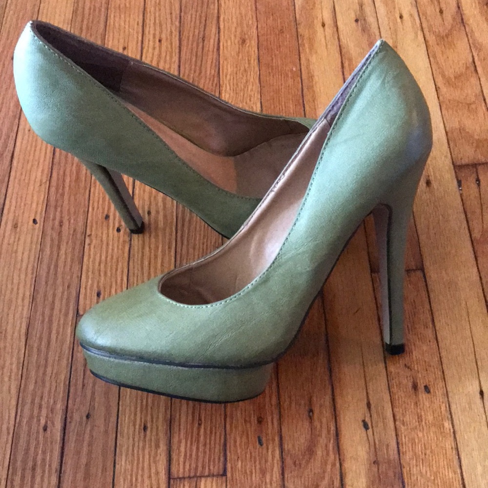 Shoes - Picture 5 of 5